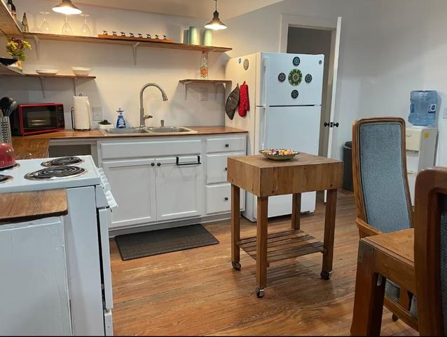 1241 Post OakPoint RD, New Ulm, TX 78950