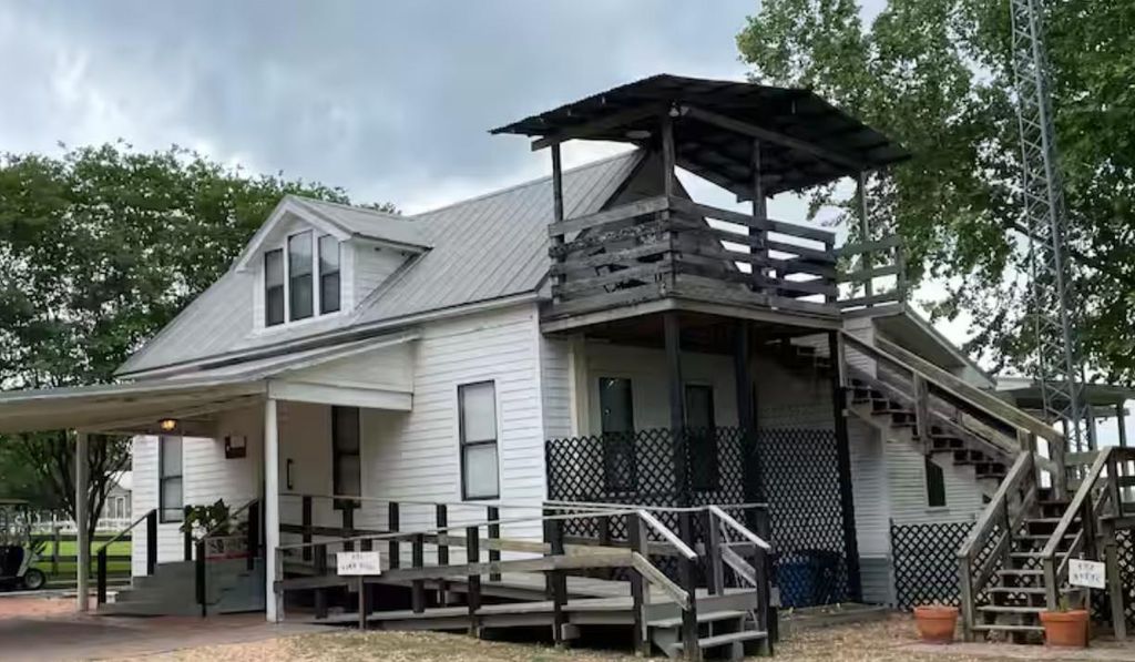 1241 Post OakPoint RD, New Ulm, TX 78950