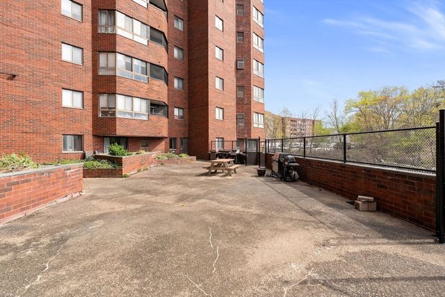200 Burkhall St 109, Weymouth, MA 02190