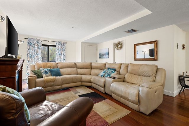 200 Burkhall St 109, Weymouth, MA 02190