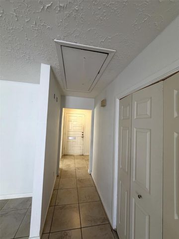 6373 S Briar Bayou Drive, Houston, TX 77072