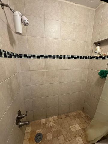 6373 S Briar Bayou Drive, Houston, TX 77072