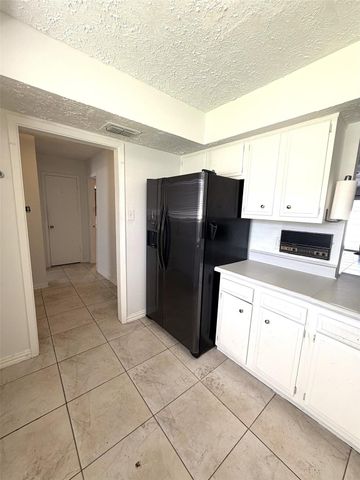 6373 S Briar Bayou Drive, Houston, TX 77072