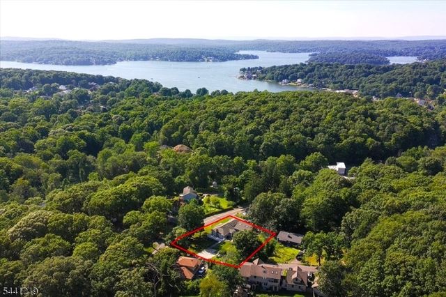 66 Minnisink Rd, Jefferson Twp., NJ 07849