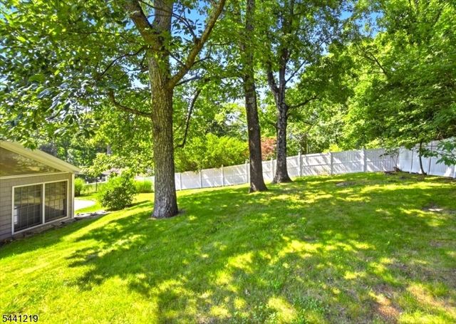 66 Minnisink Rd, Jefferson Twp., NJ 07849