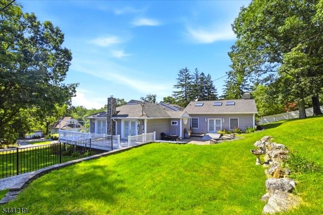 66 Minnisink Rd, Jefferson Twp., NJ 07849