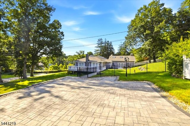 66 Minnisink Rd, Jefferson Twp., NJ 07849