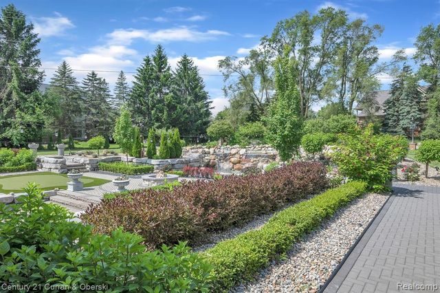 17965 Beck Road, Northville, MI 48168