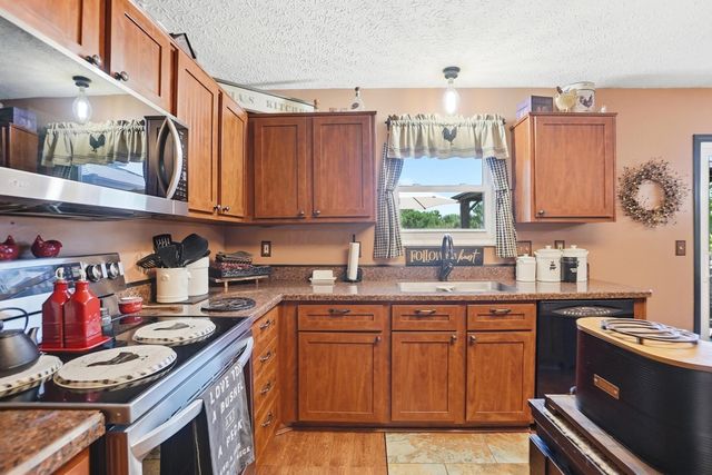 9000 Marchbank Lane, Lewis Center, OH 43035