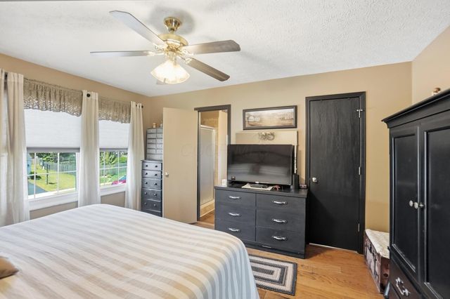 9000 Marchbank Lane, Lewis Center, OH 43035