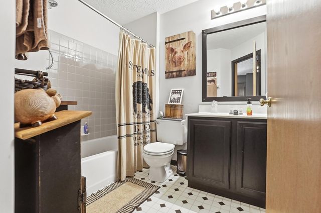 9000 Marchbank Lane, Lewis Center, OH 43035
