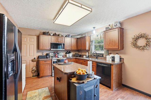 9000 Marchbank Lane, Lewis Center, OH 43035