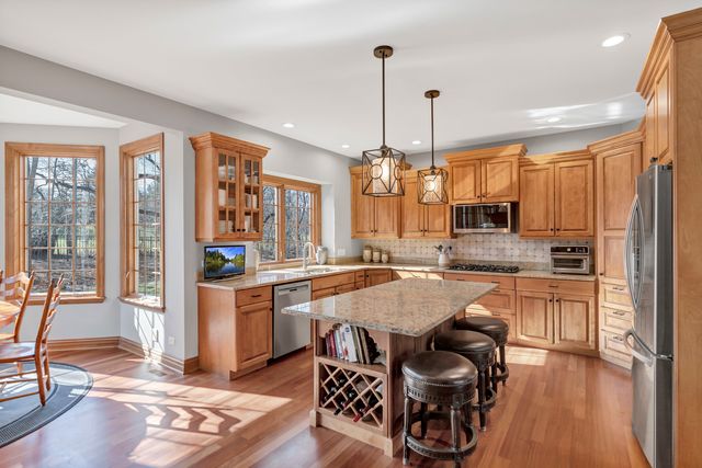 710 Reserve Court, South Elgin, IL 60177