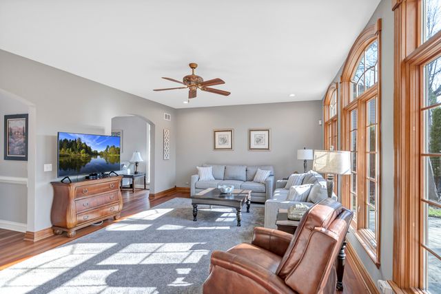710 Reserve Court, South Elgin, IL 60177