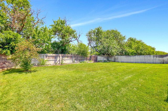 702 E Sprucewood, Park City, KS 67147
