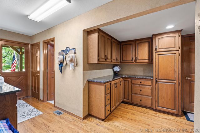 2224 Stonewall Drive, Bartlesville, OK 74006