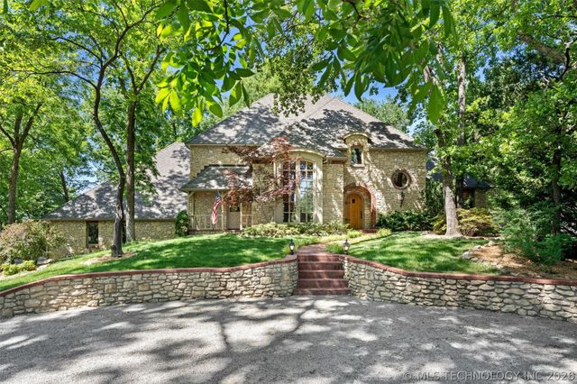 2224 Stonewall Drive, Bartlesville, OK 74006