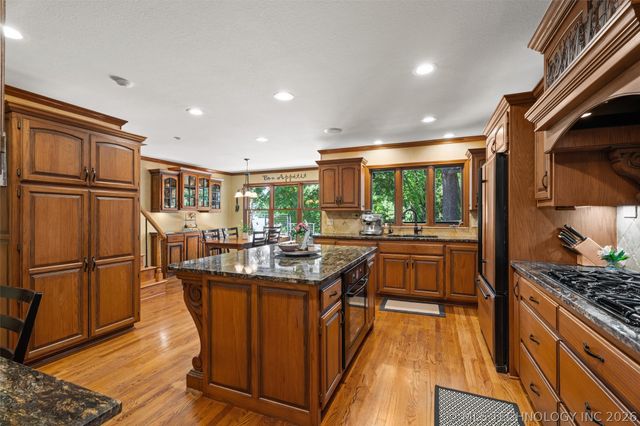 2224 Stonewall Drive, Bartlesville, OK 74006