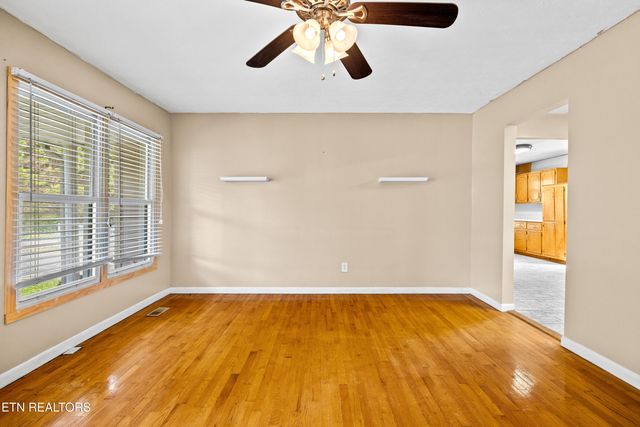 218 Doris Lane, Maryville, TN 37803