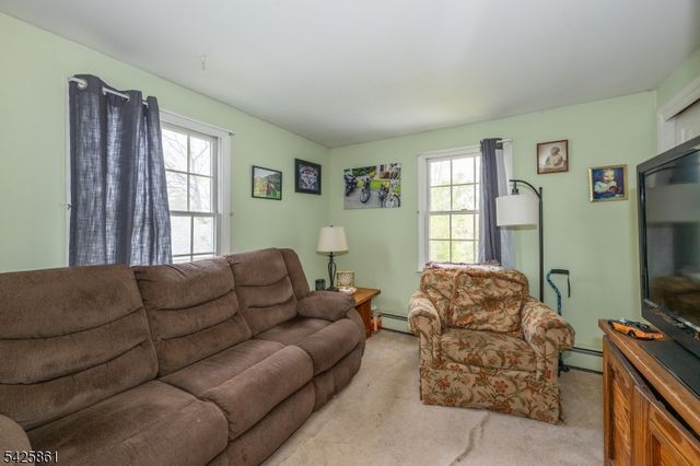 31 Iroquois Trl, Denville Twp., NJ 07834