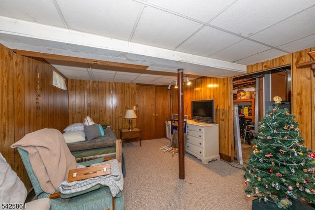 31 Iroquois Trl, Denville Twp., NJ 07834