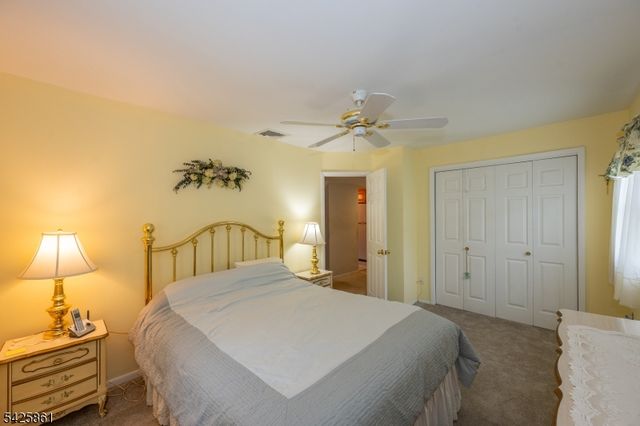 31 Iroquois Trl, Denville Twp., NJ 07834