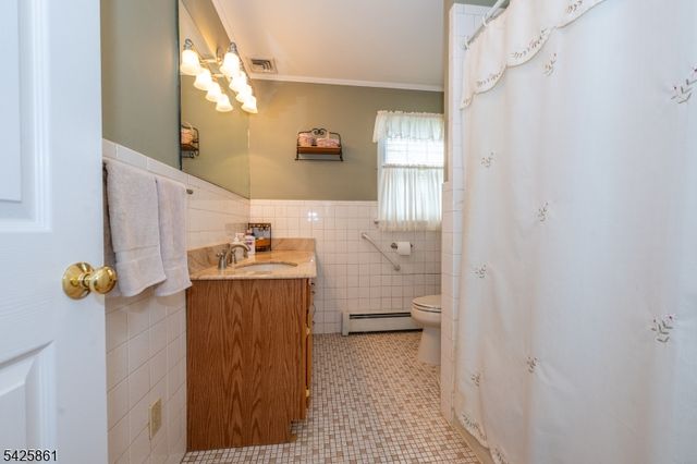 31 Iroquois Trl, Denville Twp., NJ 07834