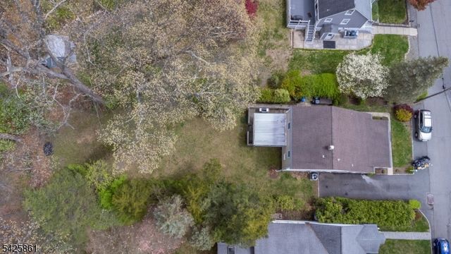 31 Iroquois Trl, Denville Twp., NJ 07834