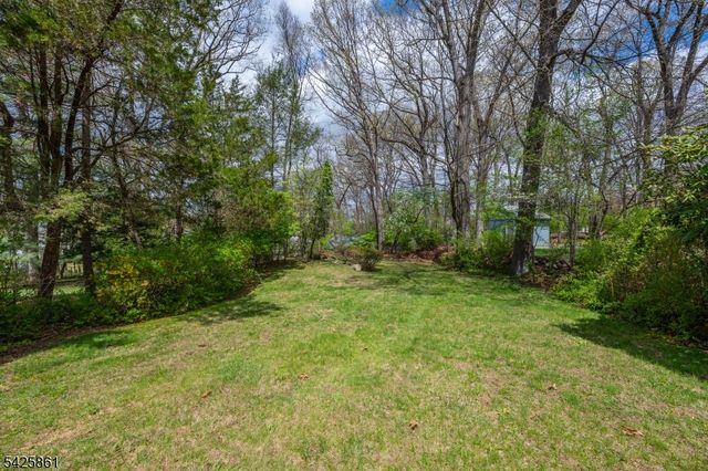 31 Iroquois Trl, Denville Twp., NJ 07834