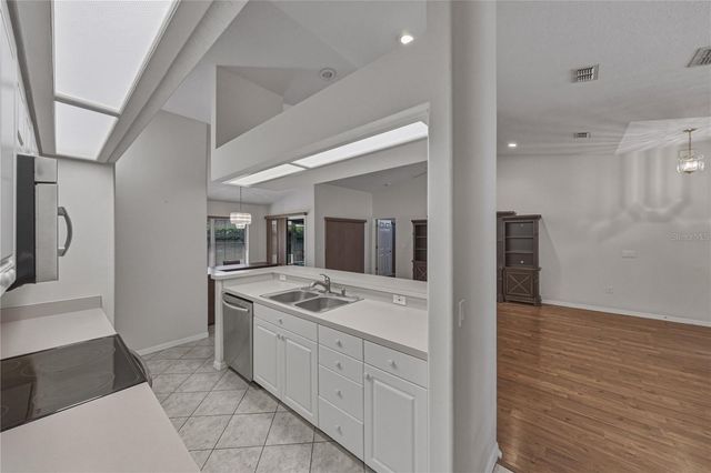 6232 HUNTINGTON DRIVE, Zephyrhills, FL 33542