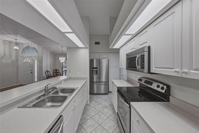 6232 HUNTINGTON DRIVE, Zephyrhills, FL 33542