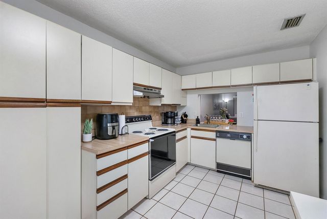 4393 Carambola Circle N, Coconut Creek, FL 33066