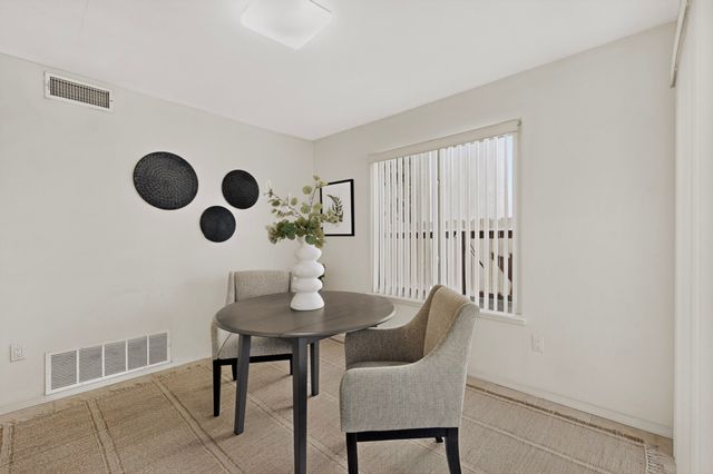 7558 Kachina Loop, Santa Fe, NM 87507