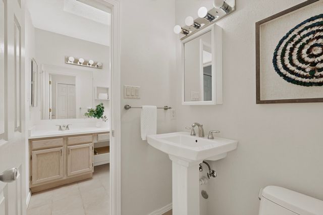 7558 Kachina Loop, Santa Fe, NM 87507
