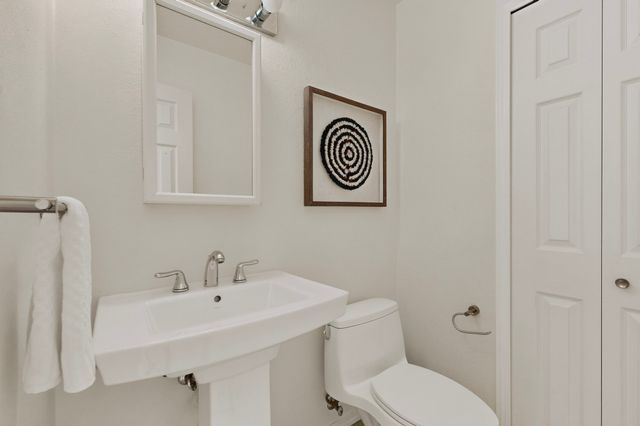 7558 Kachina Loop, Santa Fe, NM 87507