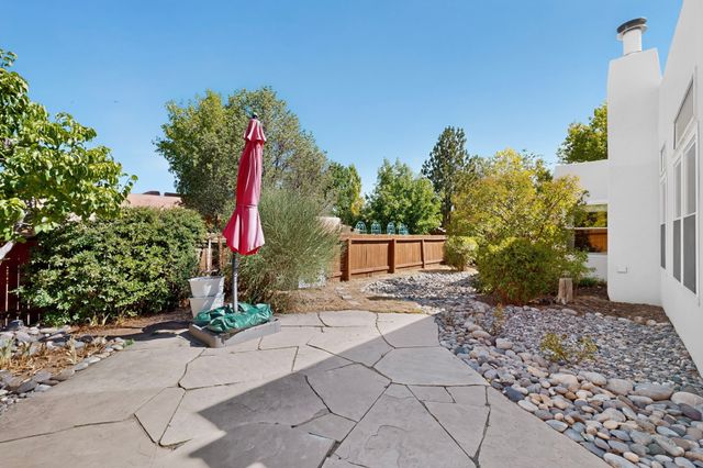7558 Kachina Loop, Santa Fe, NM 87507