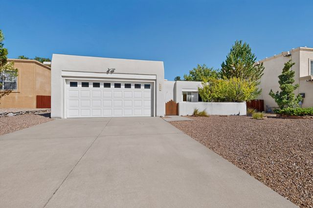 7558 Kachina Loop, Santa Fe, NM 87507