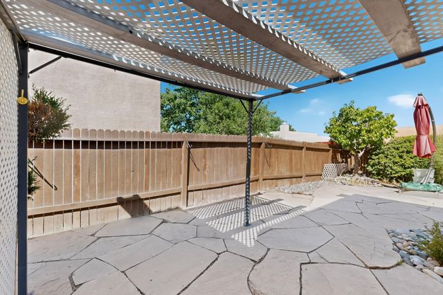 7558 Kachina Loop, Santa Fe, NM 87507