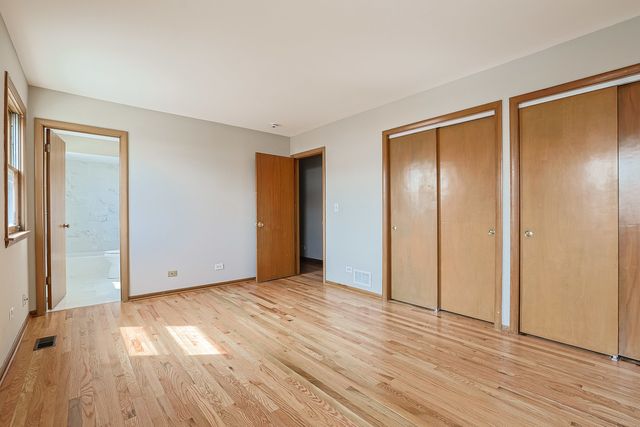 8019 Kilpatrick Avenue, Skokie, IL 60076