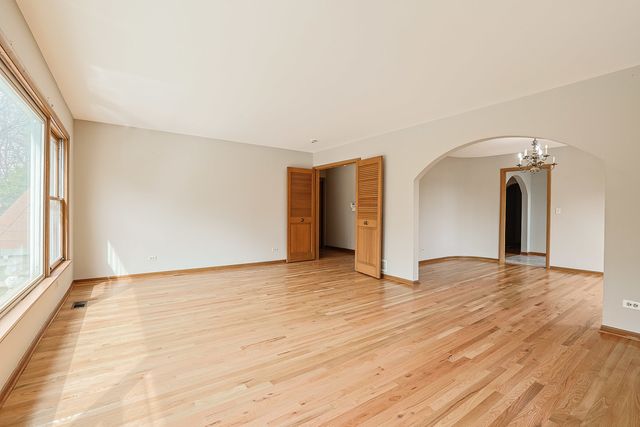 8019 Kilpatrick Avenue, Skokie, IL 60076