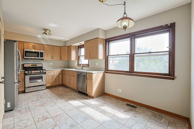 8019 Kilpatrick Avenue, Skokie, IL 60076