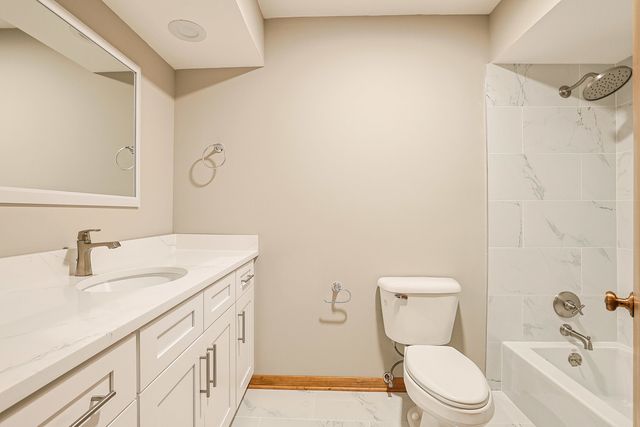 8019 Kilpatrick Avenue, Skokie, IL 60076