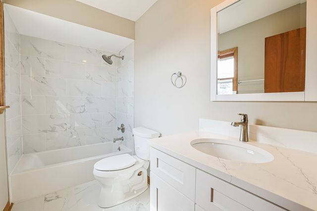 8019 Kilpatrick Avenue, Skokie, IL 60076