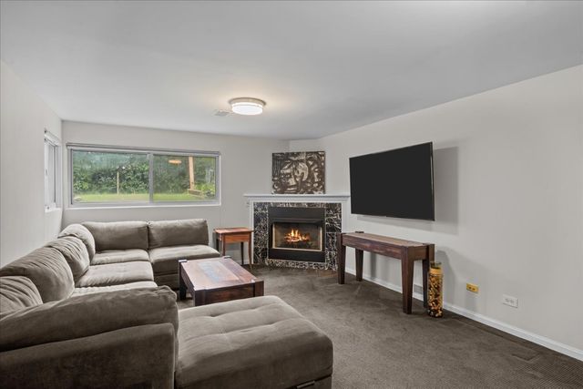 1300 Knollwood Road, Deerfield, IL 60015