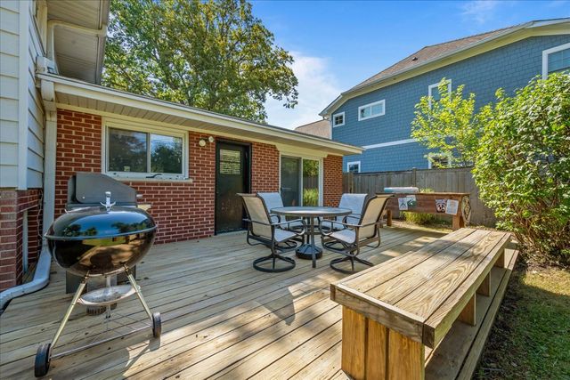 1300 Knollwood Road, Deerfield, IL 60015
