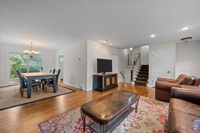 1300 Knollwood Road, Deerfield, IL 60015