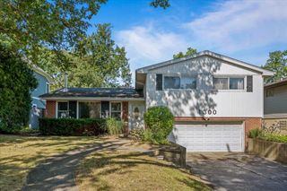 1300 Knollwood Road, Deerfield, IL 60015