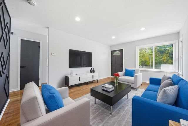 14921 Lincoln Avenue, Harvey, IL 60426