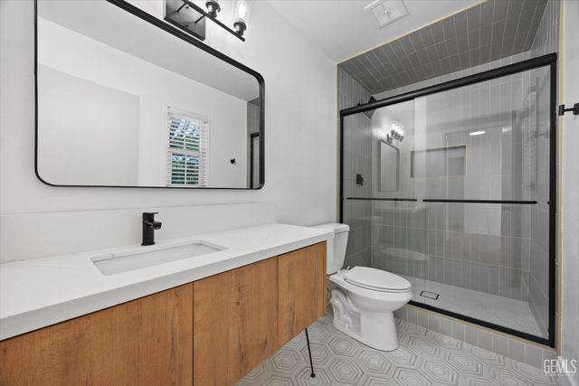 2801 Elm Street, Bakersfield, CA 93301