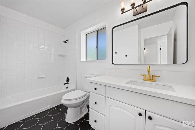 2801 Elm Street, Bakersfield, CA 93301